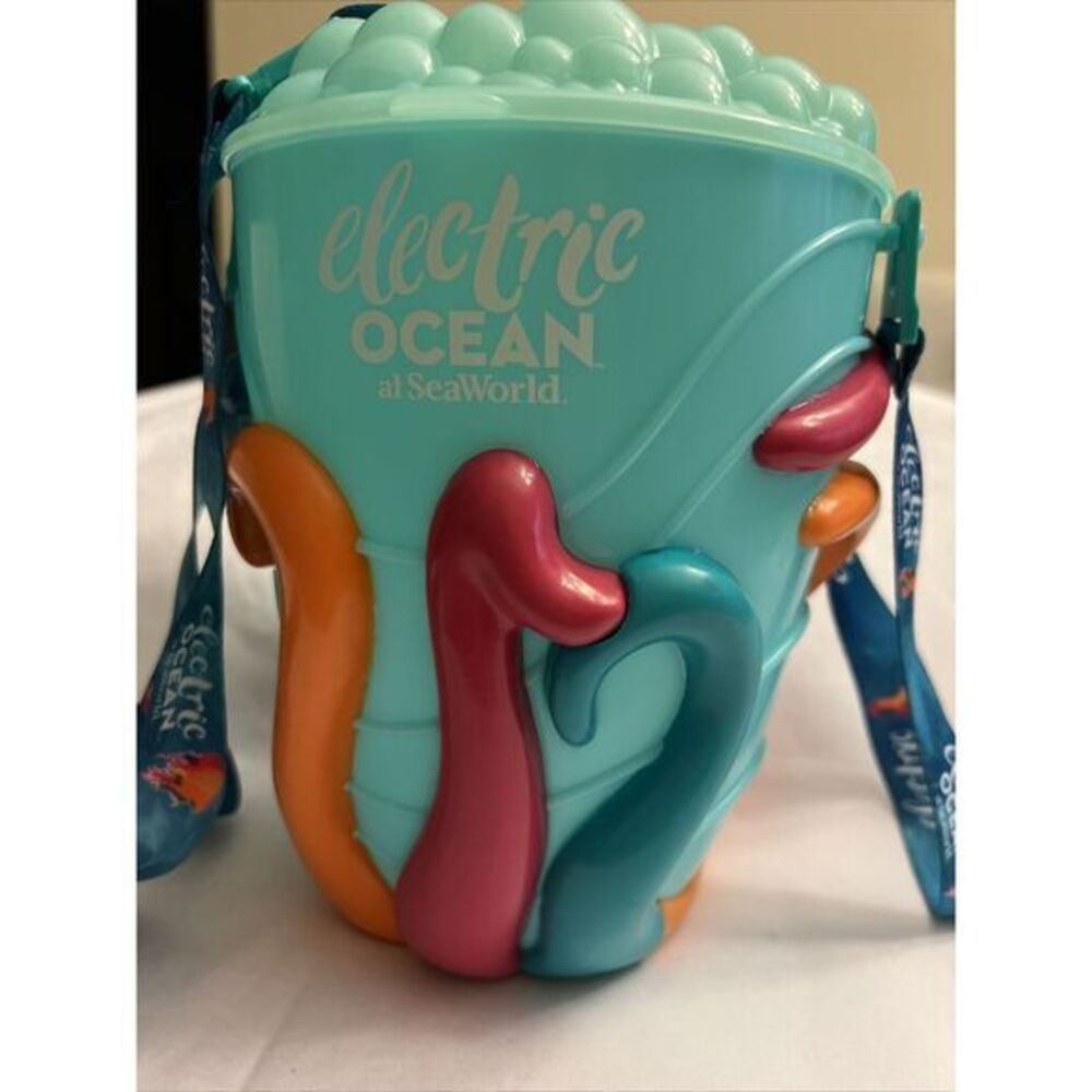 Seaworld‎ Electric Ocean Popcorn Bucket Lights Up